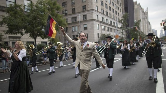 Teilnehmer der Steuben-Parade auf die Fifth Avenue.