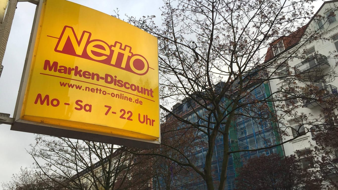 Rückruf bei Netto: Durch Verunreinigung besteht Salmonellengefahr bei einer Mettwurst.