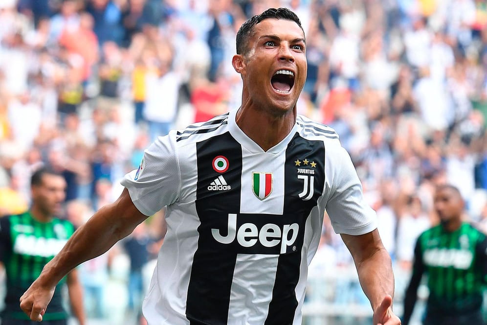 Ausgelassen bejubelt Cristiano Ronaldo seine ersten Tore für Juventus Turin.