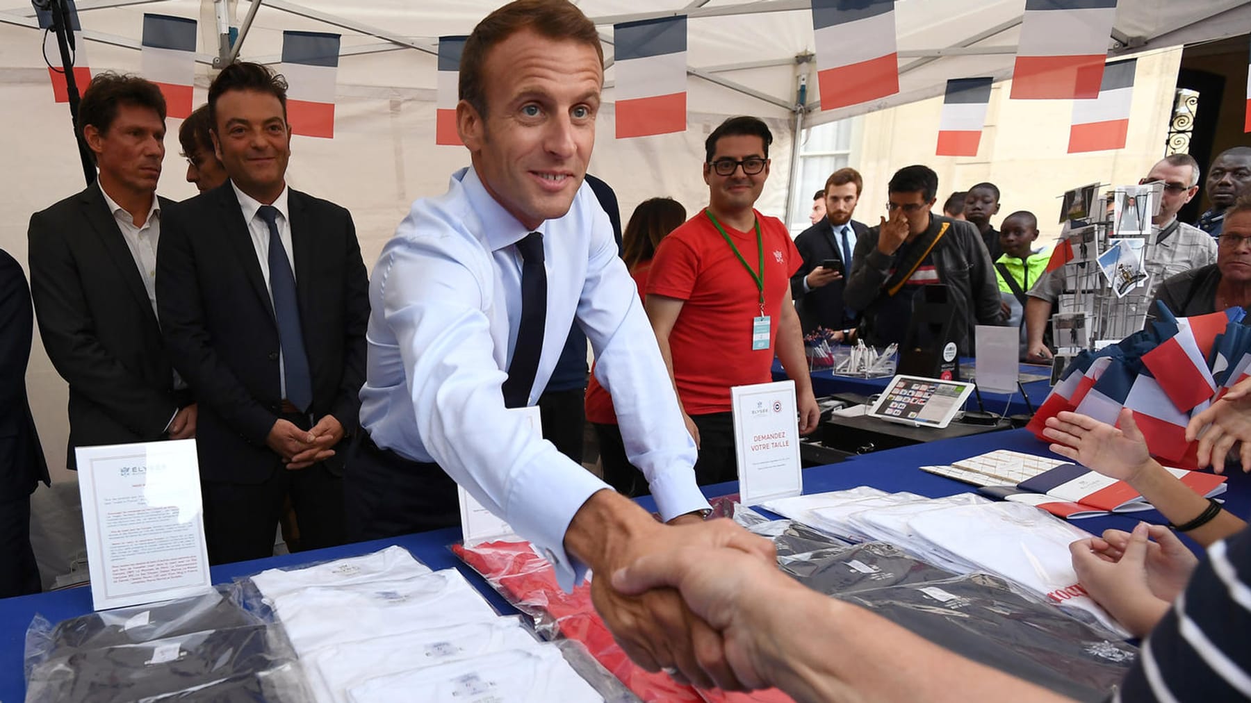 Arbeitsloser Gärtner Macron erntet heftige Kritik für "Jobsuche"Ratschlag
