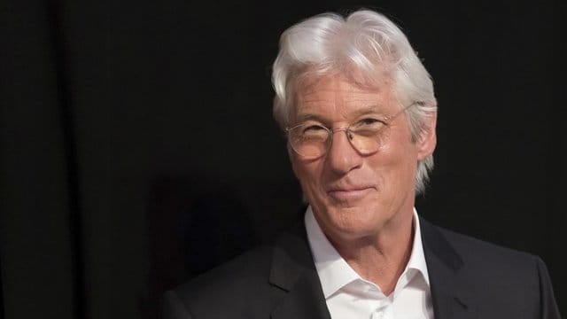 Der amerikanische Schauspieler Richard Gere wird noch einmal Vater.