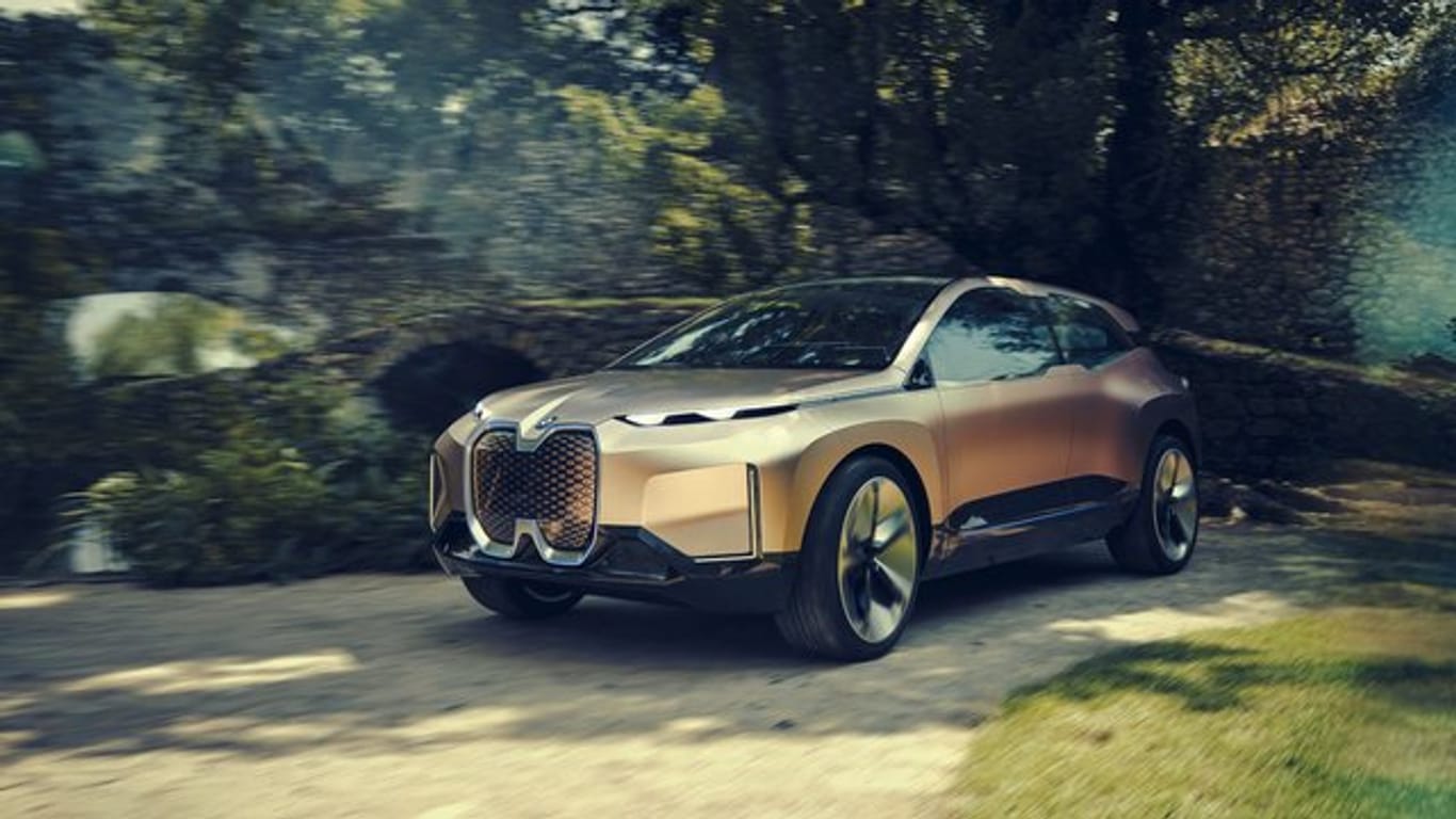 Futuristisches Design, Elektroantrieb und autonomes Fahren: Die Studie iNext soll laut BMW 2021 in Serie gehen.