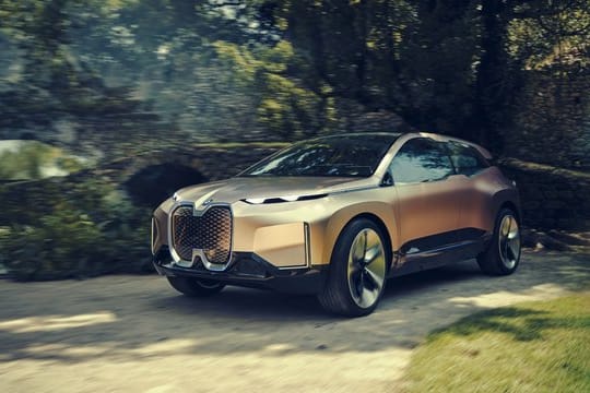 Futuristisches Design, Elektroantrieb und autonomes Fahren: Die Studie iNext soll laut BMW 2021 in Serie gehen.