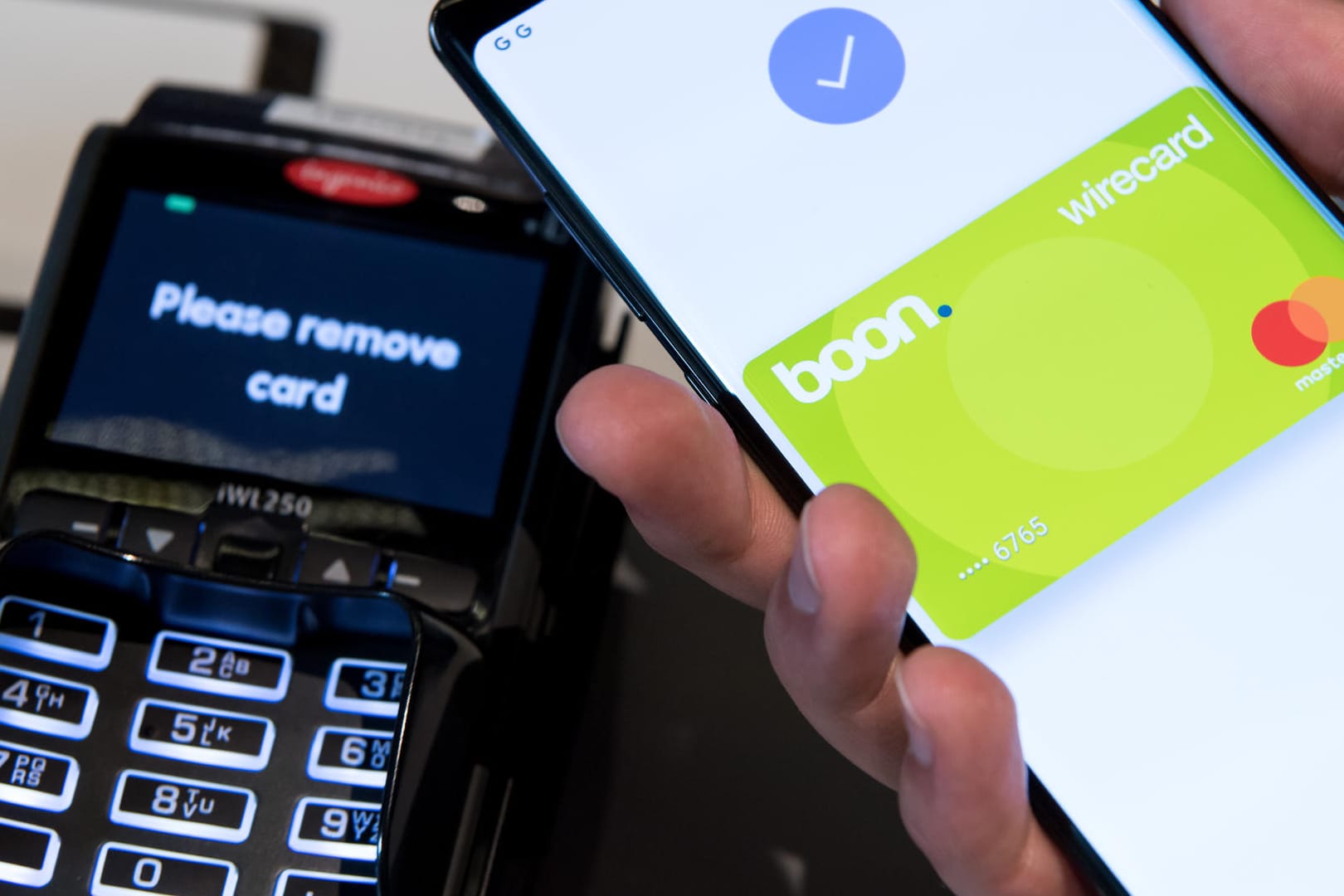 Die Bezahl-App "boon" von Wirecard auf einem Smartphone: Das künftige DAX-Mitglied Wirecard kümmert sich um die Abwicklung digitaler Zahlungen. Die Bezahl-App "boon" von Wirecard auf einem Smartphone: Das künftige DAX-Mitglied Wirecard kümmert sich um die Abwicklung digitaler Zahlungen.