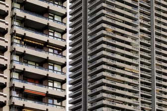 Ein Wohnkomplex in Köln: Laut Städte- und Gemeindebund fehlen jedes Jahr 400.000 Wohnungen in Deutschland. Die Bundesregierung lädt nun zum Wohngipfel. Doch welche Lösungen sind in Sicht?