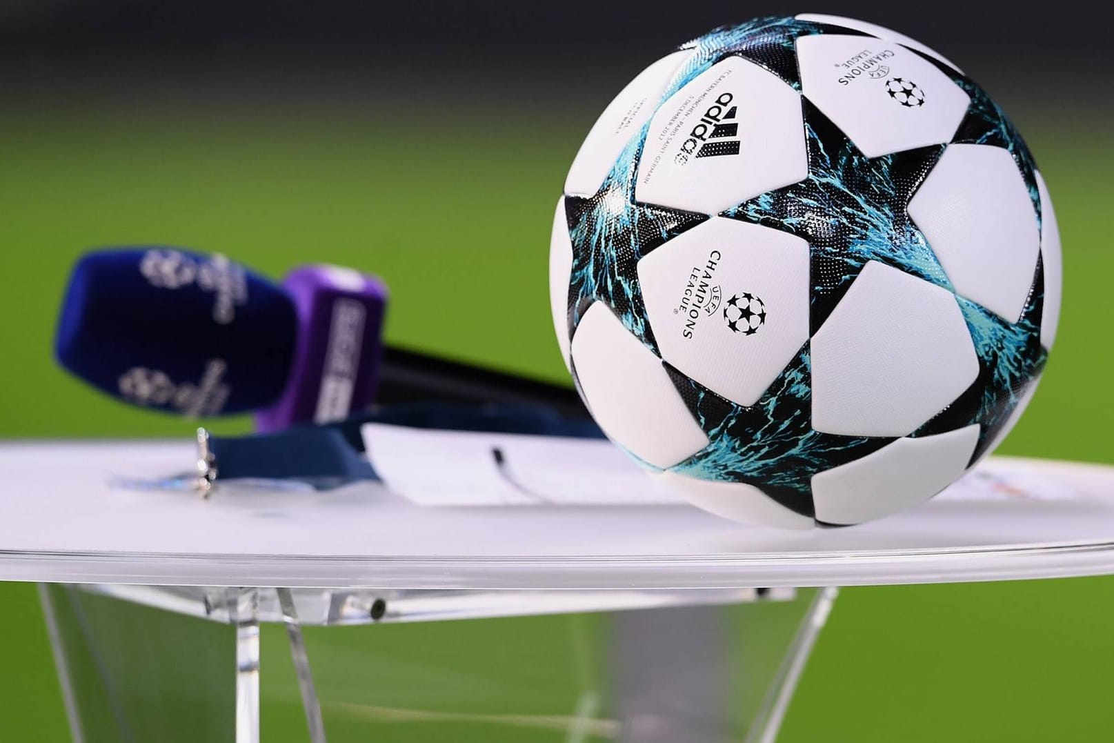Sky und DAZN, dafür kein ZDF. Die Champions League verschwindet aus dem Free-TV.