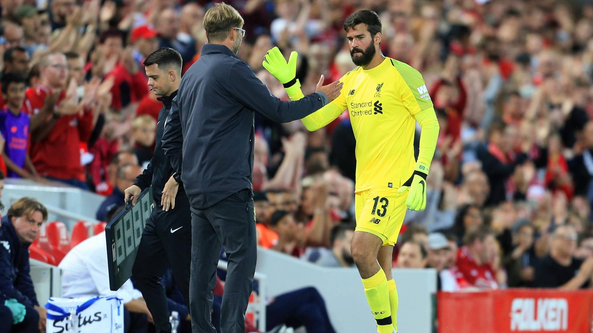 Coach und Stammtorhüter: Jürgen Klopp und sein 62,5 Millionen Euro teurer Neuzugang Alisson.