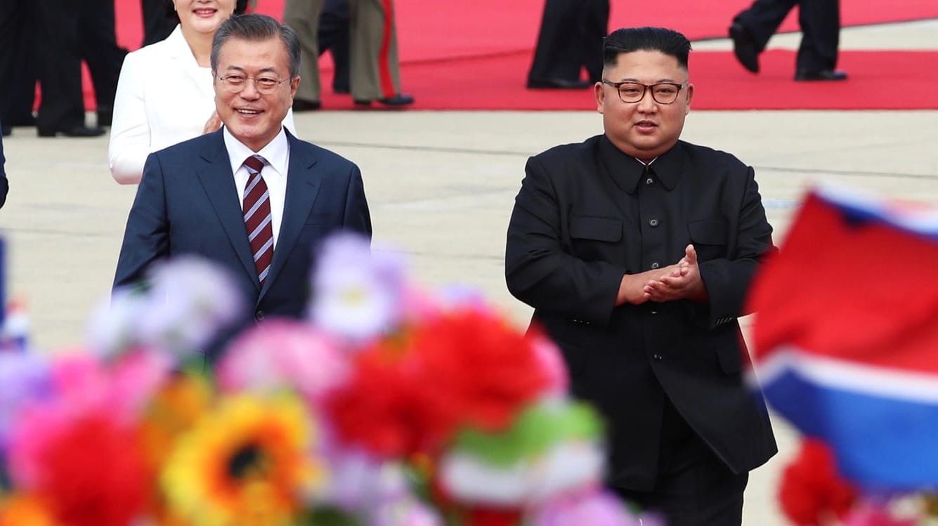 Pjöngjang: Südkoreas Präsident Moon Jae In wird vom nordkoreanischen Machthaber Kim Jong Un empfangen.