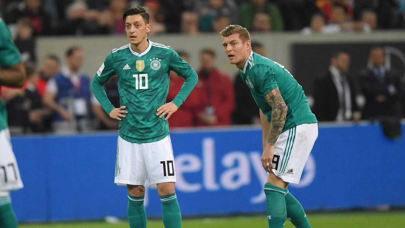 Ein Bild der Vergangenheit: Mesut Özil (l.) und Toni Kroos gemeinsam im Nationalteam.