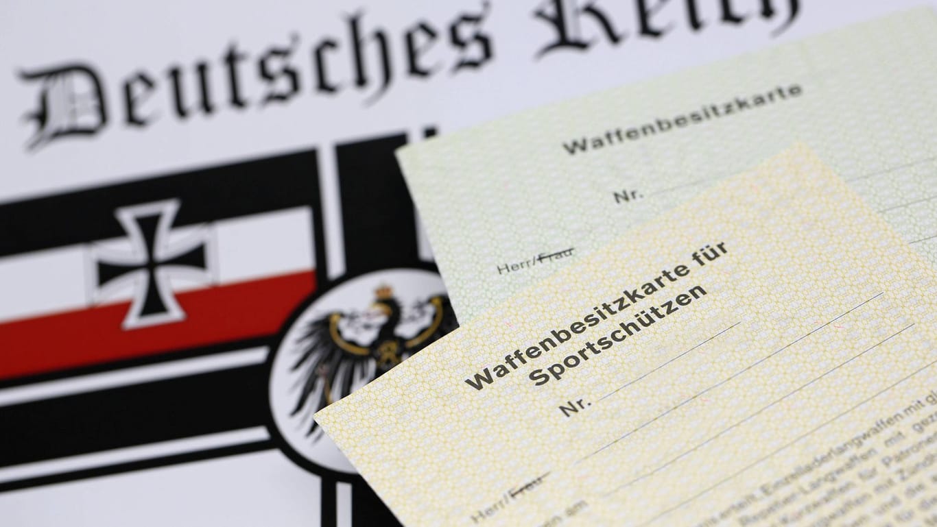 Die Behörden arbeiten seit Ende 2016 daran, Reichsbürgern die Waffenbesitzkarten zu entziehen.