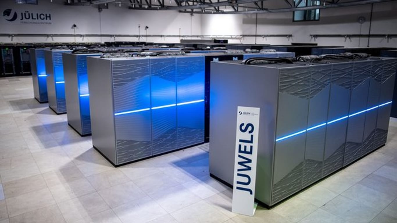 "Juwels" wurde im Forschungszentrum Jülich eingeweiht: Er ist der schnellste Superrechner in Deutschland.