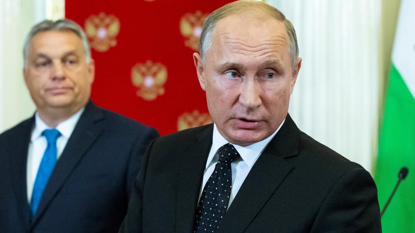 Wladimir Putin äußert sich bei einem Treffen mit Orban zu dem Abschuss eines russischen Militärflugzeuges in Syrien.