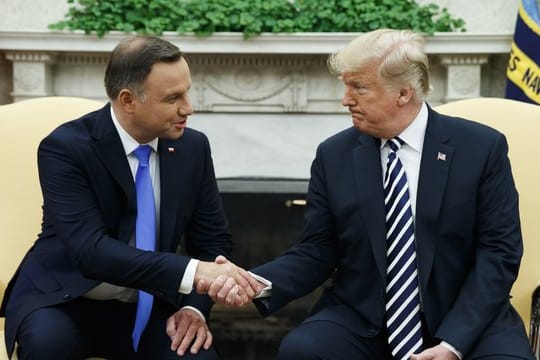 US-Präsident Donald Trump (r) und sein polnischer Amtskollege Andrzej Duda im Weißen Haus in Washington.