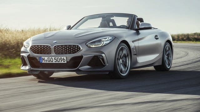 Roadster für 2019: Nach seiner Messepremiere auf dem Pariser Autosalon hält BMW für den Z4 drei Motoren parat, wenn er im März 2019 in den Handel kommt.