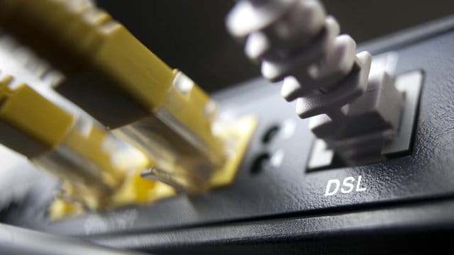 Viele Internetanbieter haben für junge Leute besonders günstige Tarife. Viele Internetanbieter haben für junge Leute besonders günstige Tarife.
