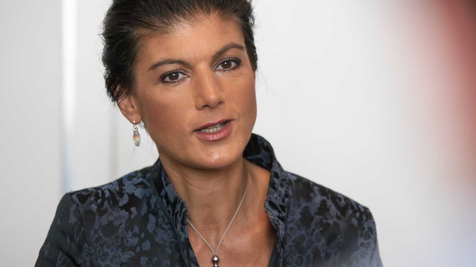 Sahra Wagenknecht im interview mit t-online.de. Die Linken Fraktionschefin glaubt, dass sie auch in der Linken viele für die Bewegung "Aufstehen" gewinnen kann.