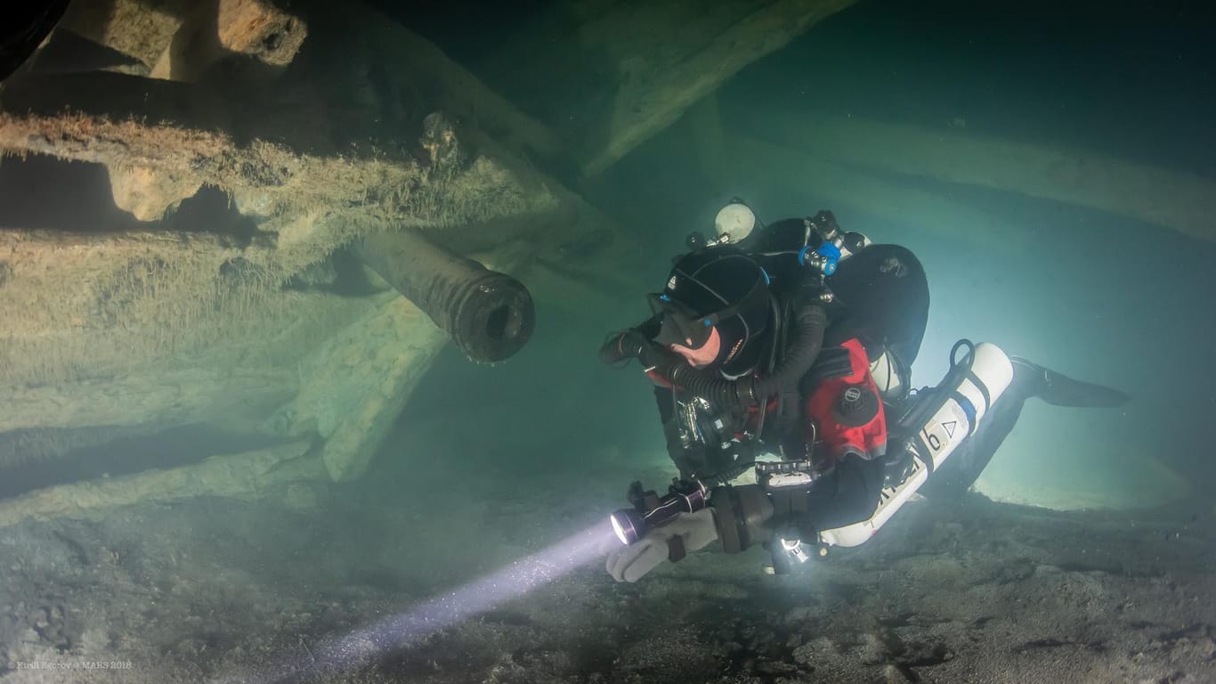 Tauchgang zum Wrack: In der Ostsee werden die Überreste der "Mars" aufgrund des geringen Salzgehalts des Wassers gut konserviert.