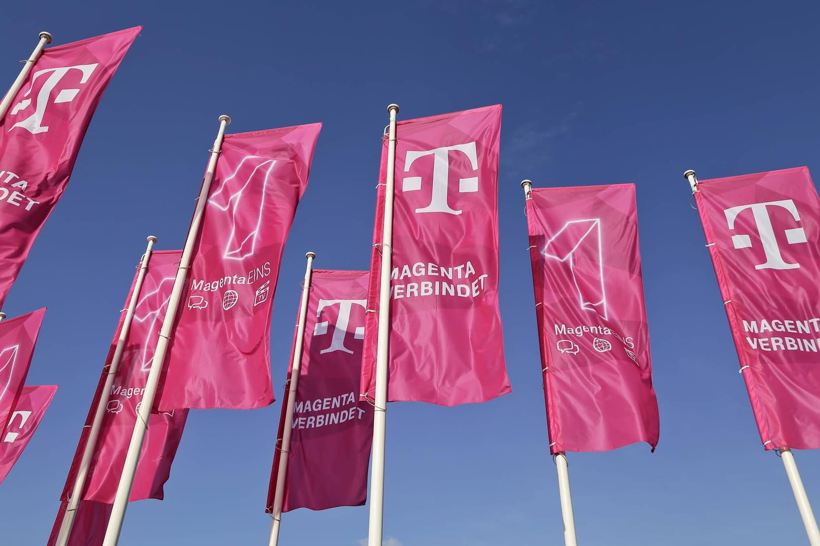 Fahnen der Deutschen Telekom auf der IFA: Störung im E-Mail-Dienst
