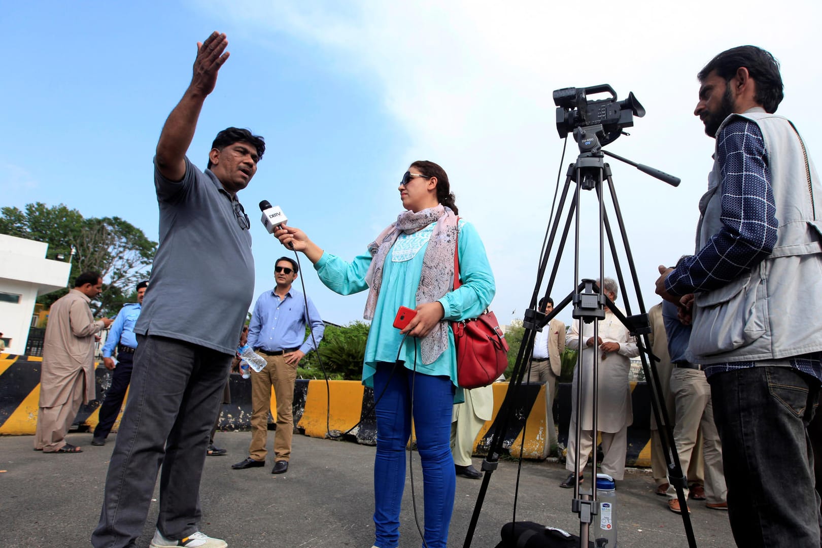 Journalisten bei einer Demo für Pressefreiheit in Pakistan: Nicht überall auf der Welt können Reporter ihrer Arbeit frei nachgehen.