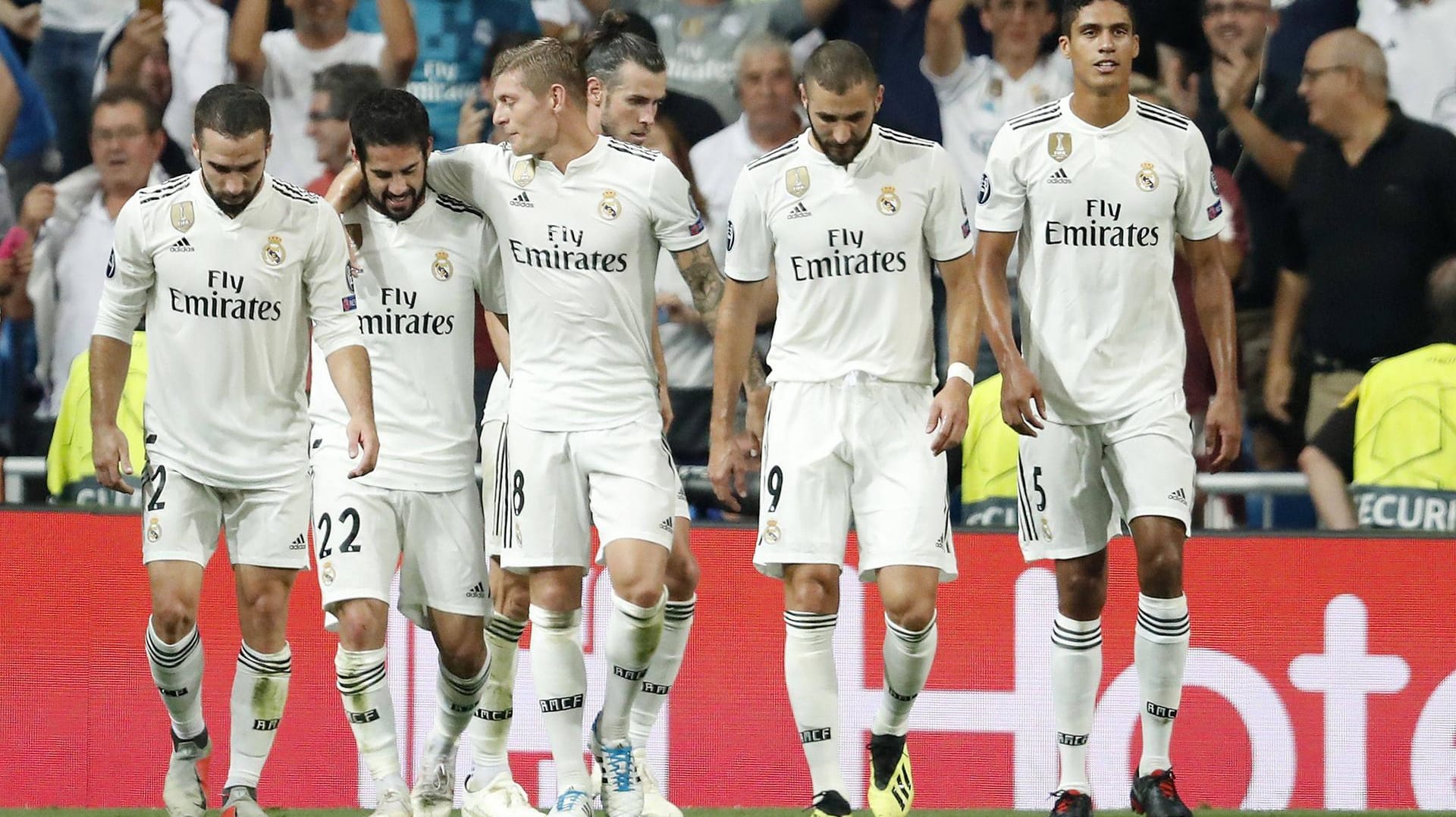 Auftakt nach Maß: Toni Kroos (M.) startete mit Real Madrid mit einem 3:0 gegen Rom in die Champions League.