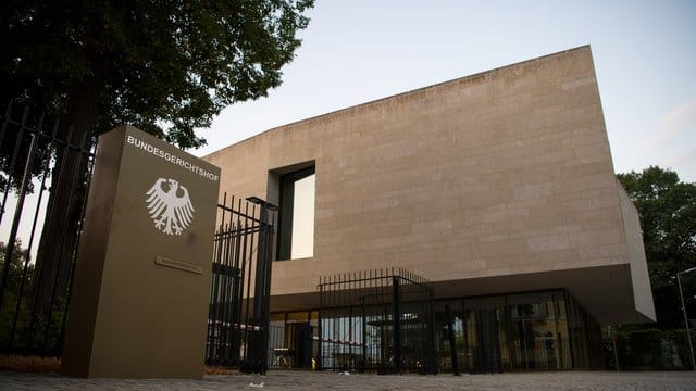Der Bundesgerichtshof klärt heute, inwieweit Sharehoster für illegal angebotene Inhalte haften. Der Bundesgerichtshof klärt heute, inwieweit Sharehoster für illegal angebotene Inhalte haften.