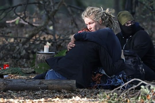 Trauer im Hambacher Forst: Der junge Journalist war vielen Waldbesetzern zum Freund geworden.