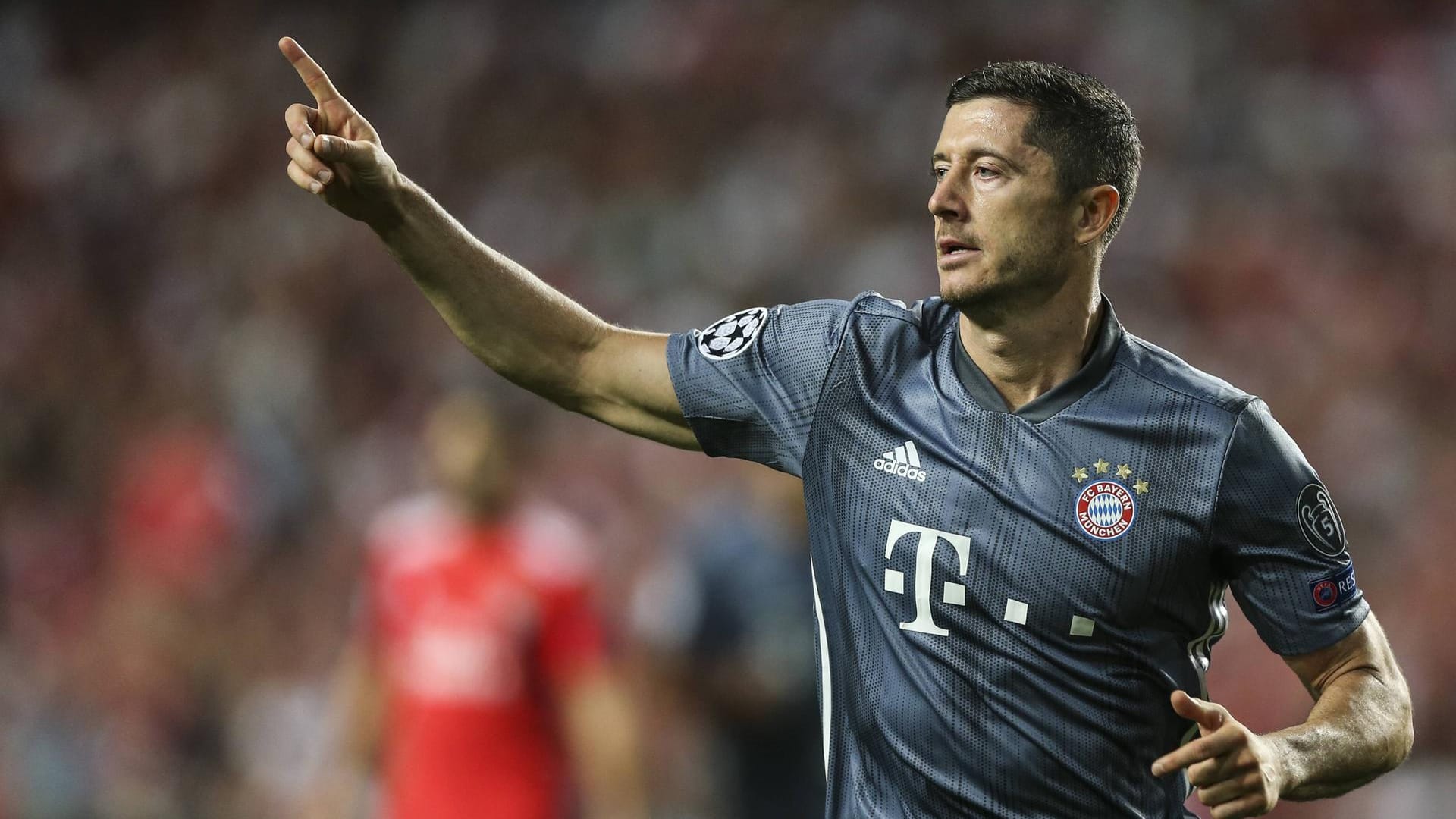 Robert Lewandowski jubelt: Der Bayern-Torjäger erzielte die Führung in Lissabon.