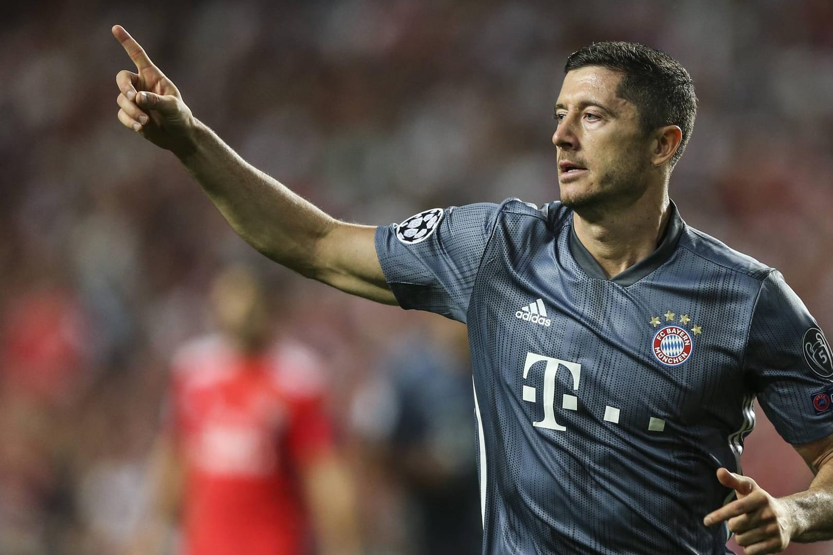 Robert Lewandowski jubelt: Der Bayern-Torjäger erzielte die Führung in Lissabon.