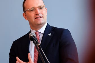 Jens Spahn: Der Gesundheitsminister will den Pflegenotstand bekämpfen.