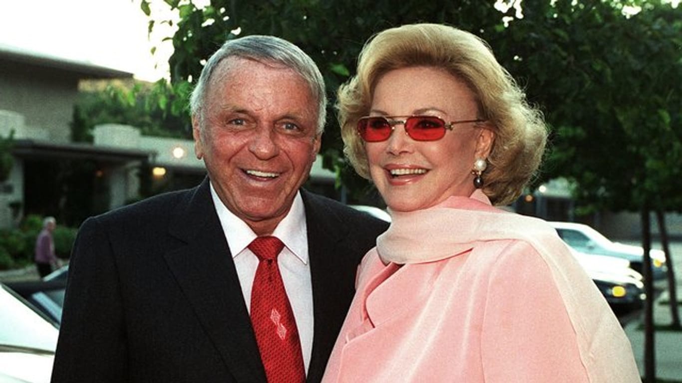 Frank Sinatra und seine Ehefrau Barbara Sinatra im Jahr 1996.