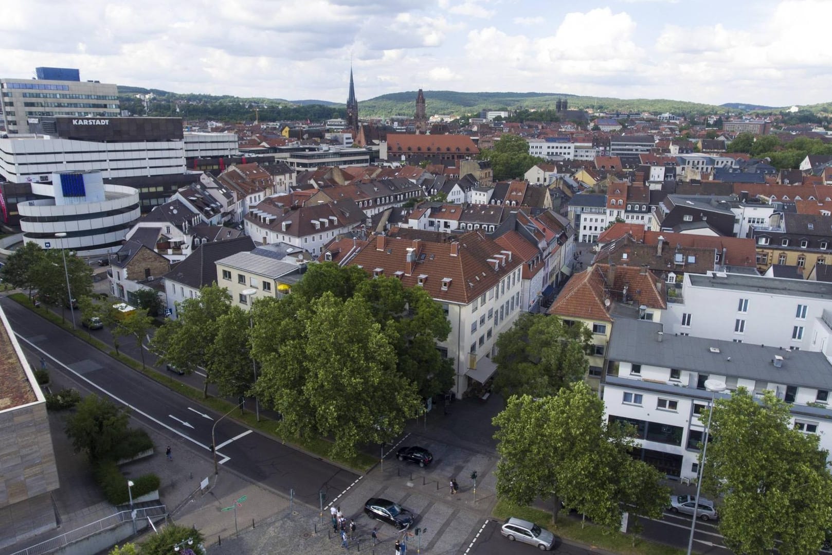 Luftaufnahme der Innenstadt von Saarbrücken: In der saarländischen Hauptstadt könnten Messerverbotszonen eingeführt werden.