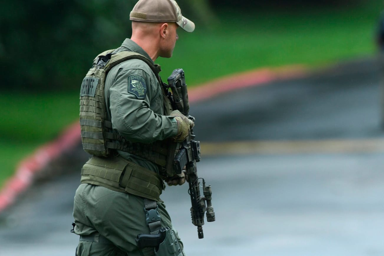 Bewaffneter Polizist ist in Harford County bei Aberdeen in der Nähe von Baltimore: Nach Behördenangaben wurden mehrere Menschen getötet.