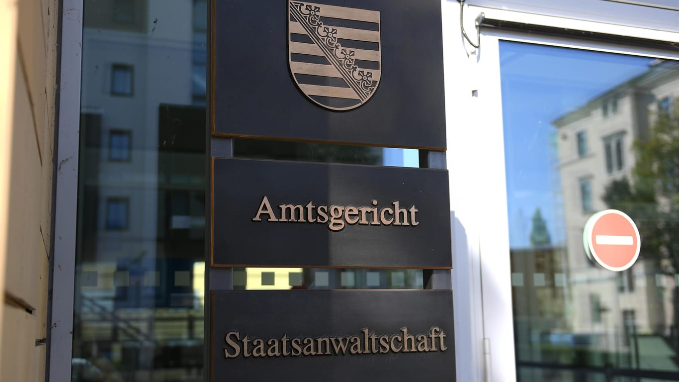 Das Amtsgerichts in Chemnitz: 15 Mitglieder einer selbst ernannten "Bürgerwehr" wurden vorläufig festgenommen worden.
