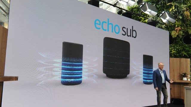 Amazon-Manager David Limp kündigt einen vernetzten Subwoofer mit der digitalen Assistentin Alexa an Bord an. Amazon-Manager David Limp kündigt einen vernetzten Subwoofer mit der digitalen Assistentin Alexa an Bord an.
