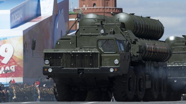 Raketensystem des Typs S-400 in Moskau. Raketensystem des Typs S-400 in Moskau.