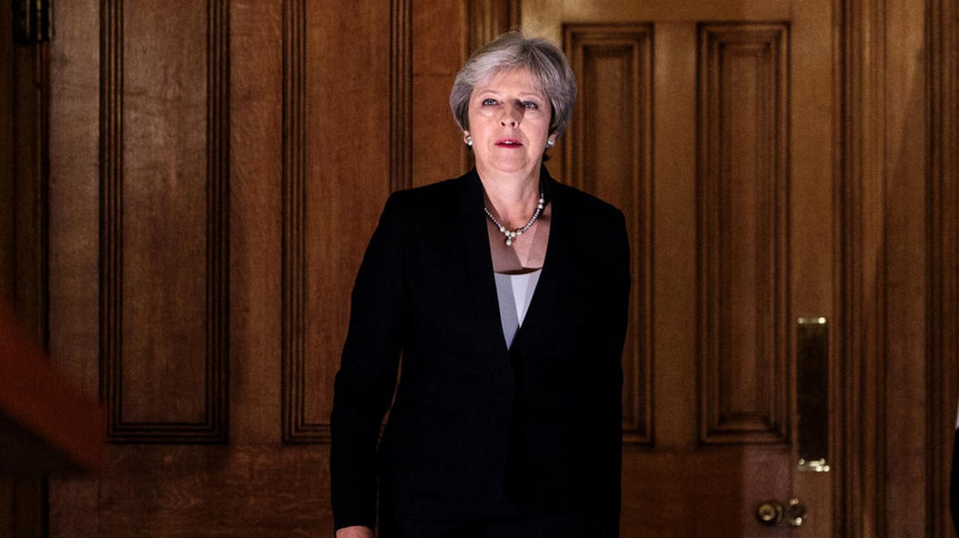 Theresa May tritt in London vor die Presse: Die britische Premierministerin kritisiert die Haltung der EU-Brexit-Unterhändler scharf.