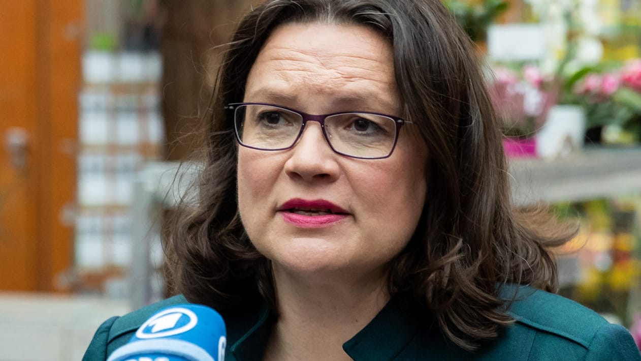 Auftritt in Würzburg: Andrea Nahles äußert sich zur Kehrtwende im Fall Maaßen.