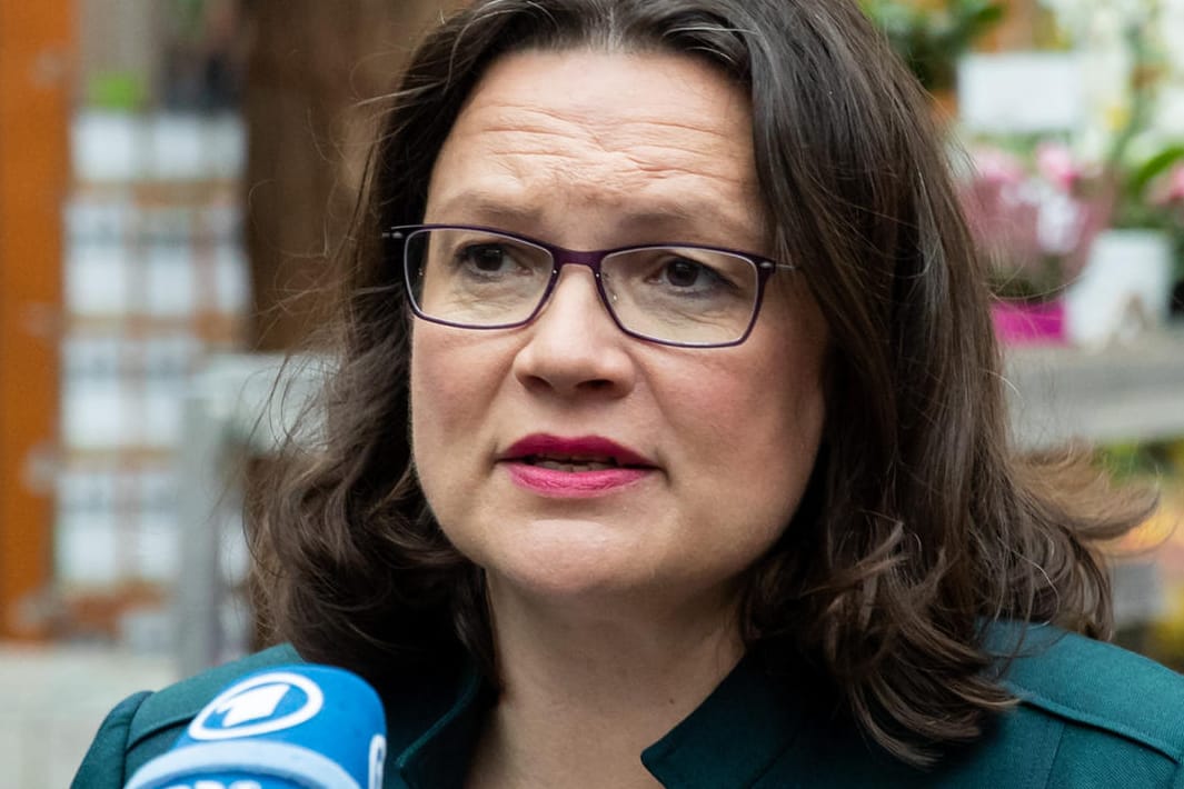 Auftritt in Würzburg: Andrea Nahles äußert sich zur Kehrtwende im Fall Maaßen.