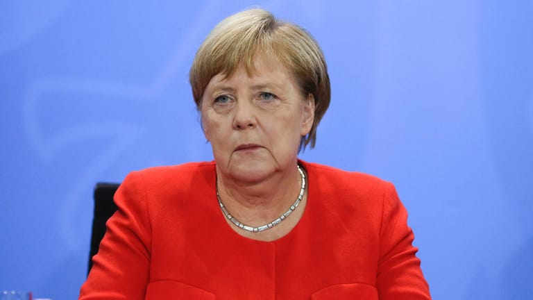 Bundeskanzlerin Merkel: Lange lehnte sie Hardware-Lösungen für ältere Dieselautos ab.