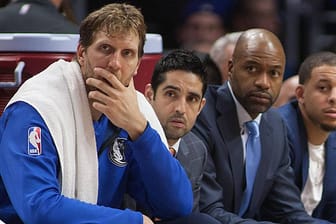 Bankrolle: Dirk Nowitzki muss sich in seiner 21. Saison mit einer neuen Situation arrangieren.