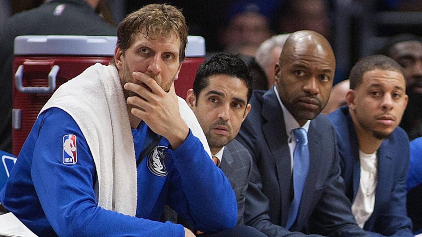 Bankrolle: Dirk Nowitzki muss sich in seiner 21. Saison mit einer neuen Situation arrangieren.