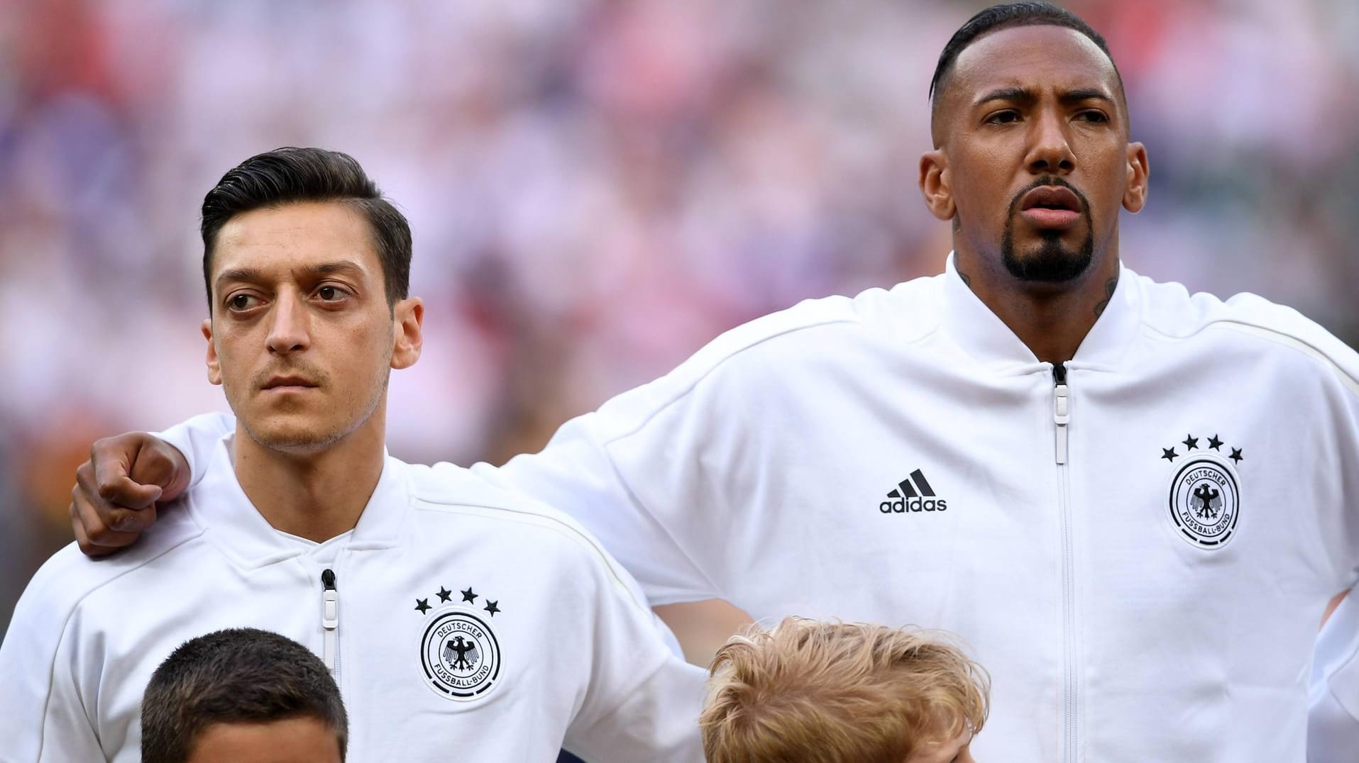 Lange zusammen in der Nationalmannschaft: Özil (li.) und Boateng.