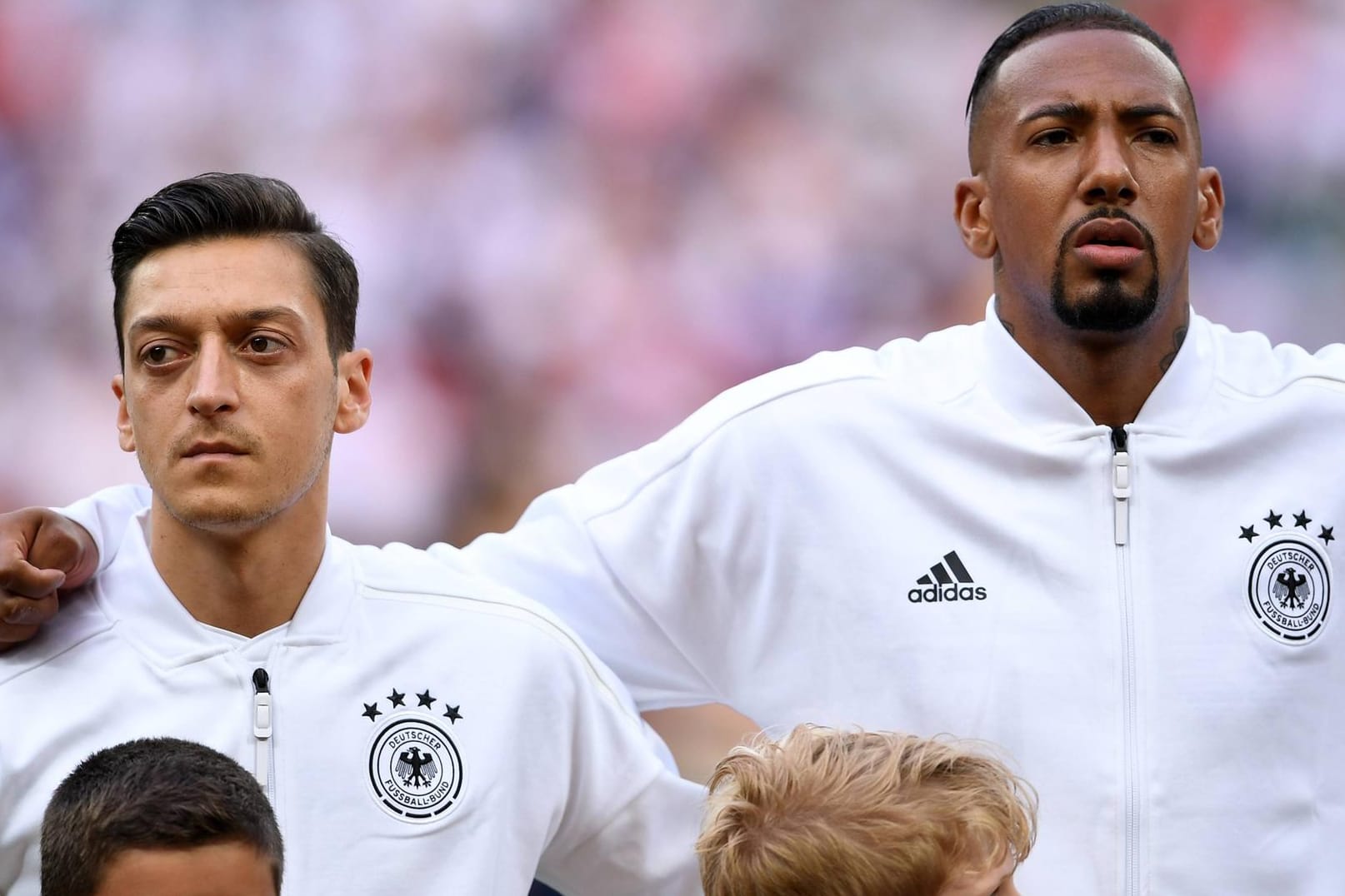 Lange zusammen in der Nationalmannschaft: Özil (li.) und Boateng.