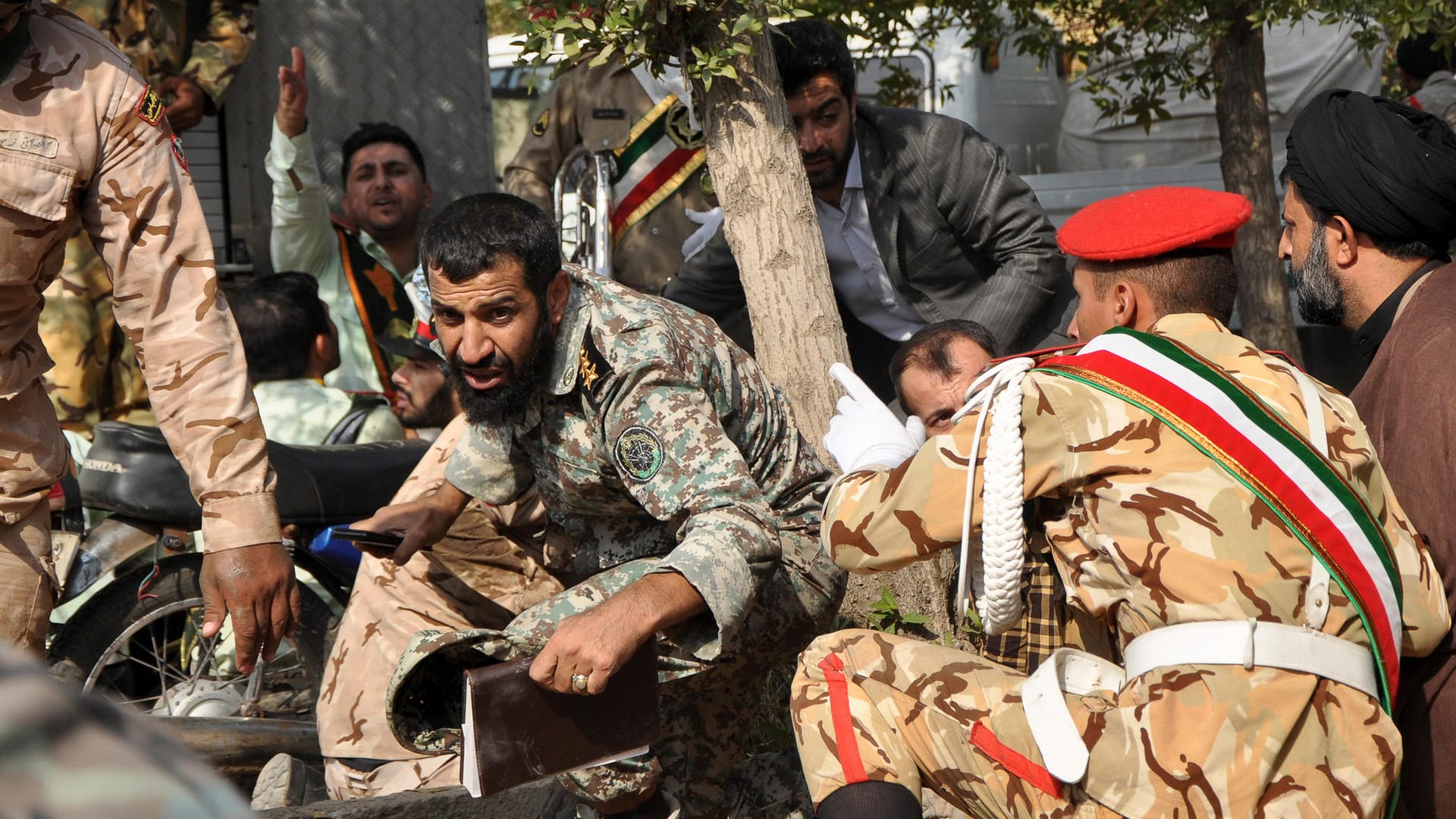 Anschlag im Iran: Bei einer Schießerei während einer Militärparade in iranischen Stadt Ahwas sind viele Menschen verletzt worden. Unter ihnen auch Kinder.