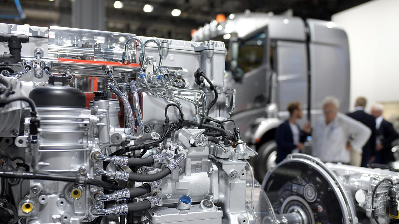 Ein Dieselmotor: Eine Alternative zu der Umtauschprämie wäre die Nachrüstung von Autos mit Katalaysatoren. (Archivbild)