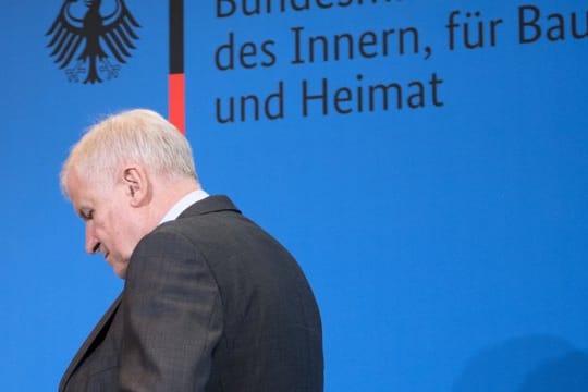 Horst Seehofer gibt nach den Koalitionsgesprächen ein Pressestatement im Bundesinnenministerium.