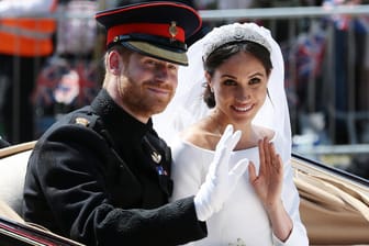 Prinz Harry und Herzogin Meghan: Hier bei der Kutschfahrt nach ihrer Hochzeit am 19. Mai 2018.