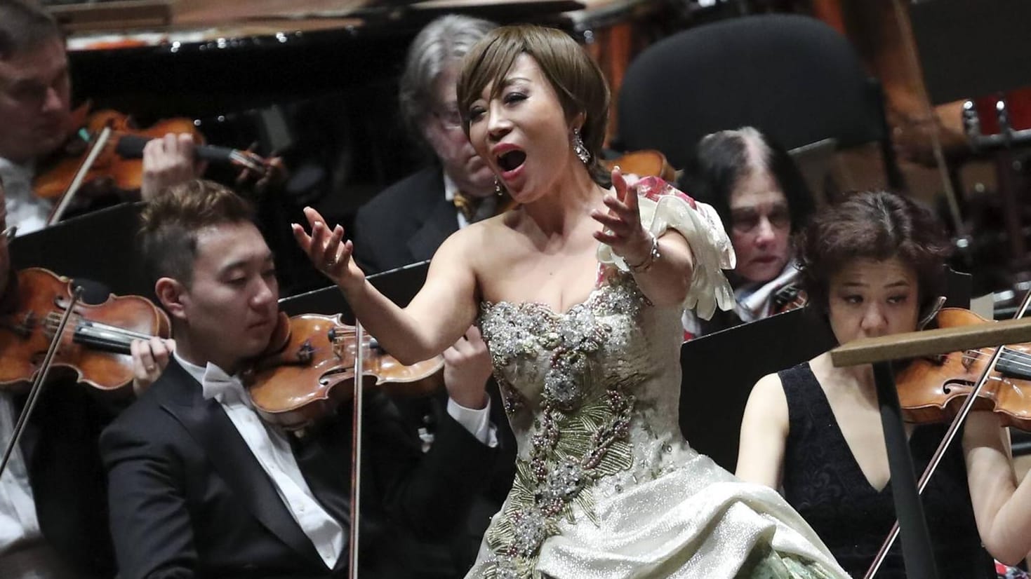 New Yorker Philharmonie: Sopranistin Sumi Jo singt zum chinesischen Neujahrsfest im Jahr 2017. New Yorker Philharmonie: Sopranistin Sumi Jo singt zum chinesischen Neujahrsfest im Jahr 2017.