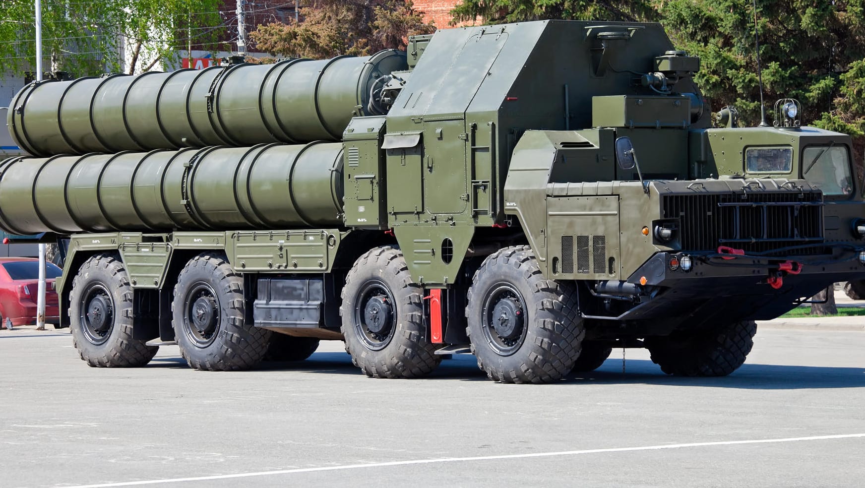 Das russische Flugabwehrsystem S-300 bei einer Militärparade in Moskau: Die Flugabwehr zählt, zusammen mit dem Nachfolgesystem S-400, zu den leistungsstärksten Flugabwehrsystemen der Welt.