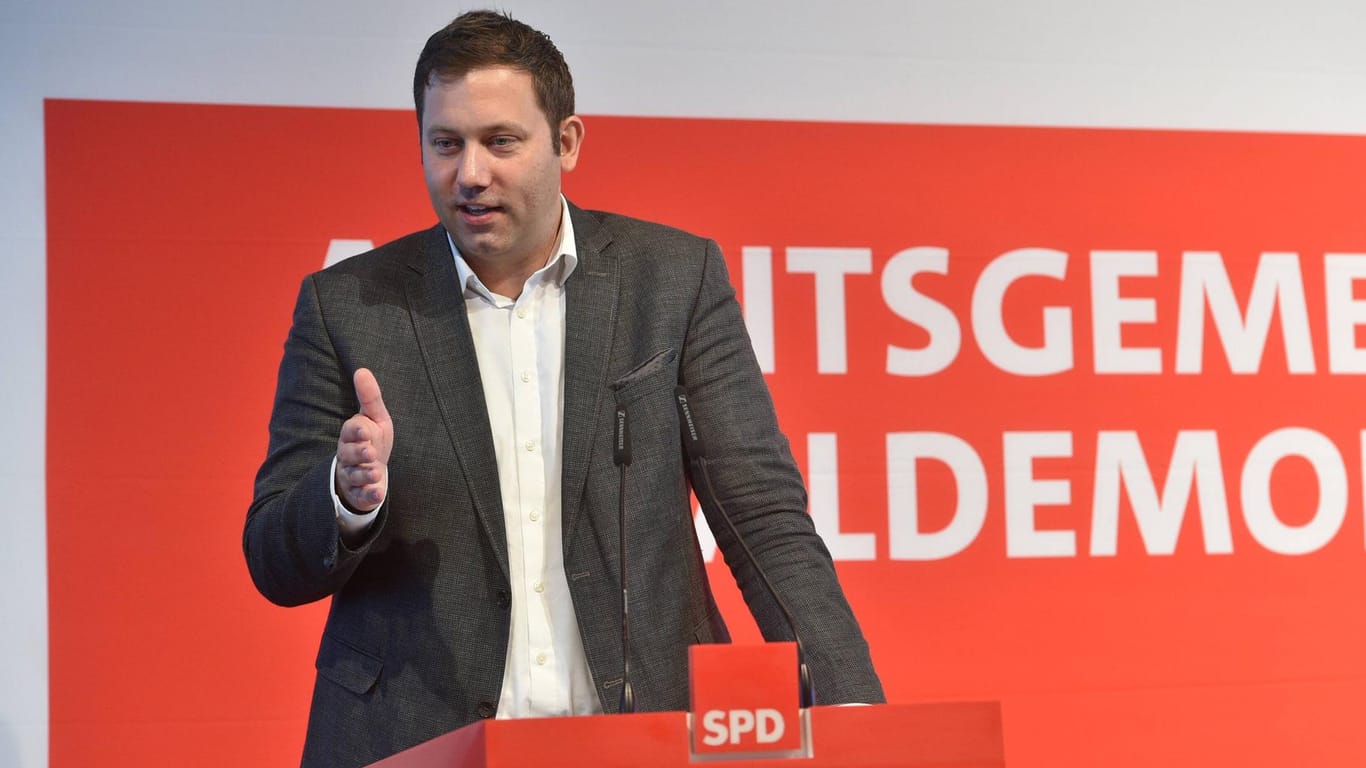 Lars Klingbeil: Der SPD-Generalsekretär gibt sich mit der Entscheidung des Bundesinnenministers im Fall Maaßen zufrieden.